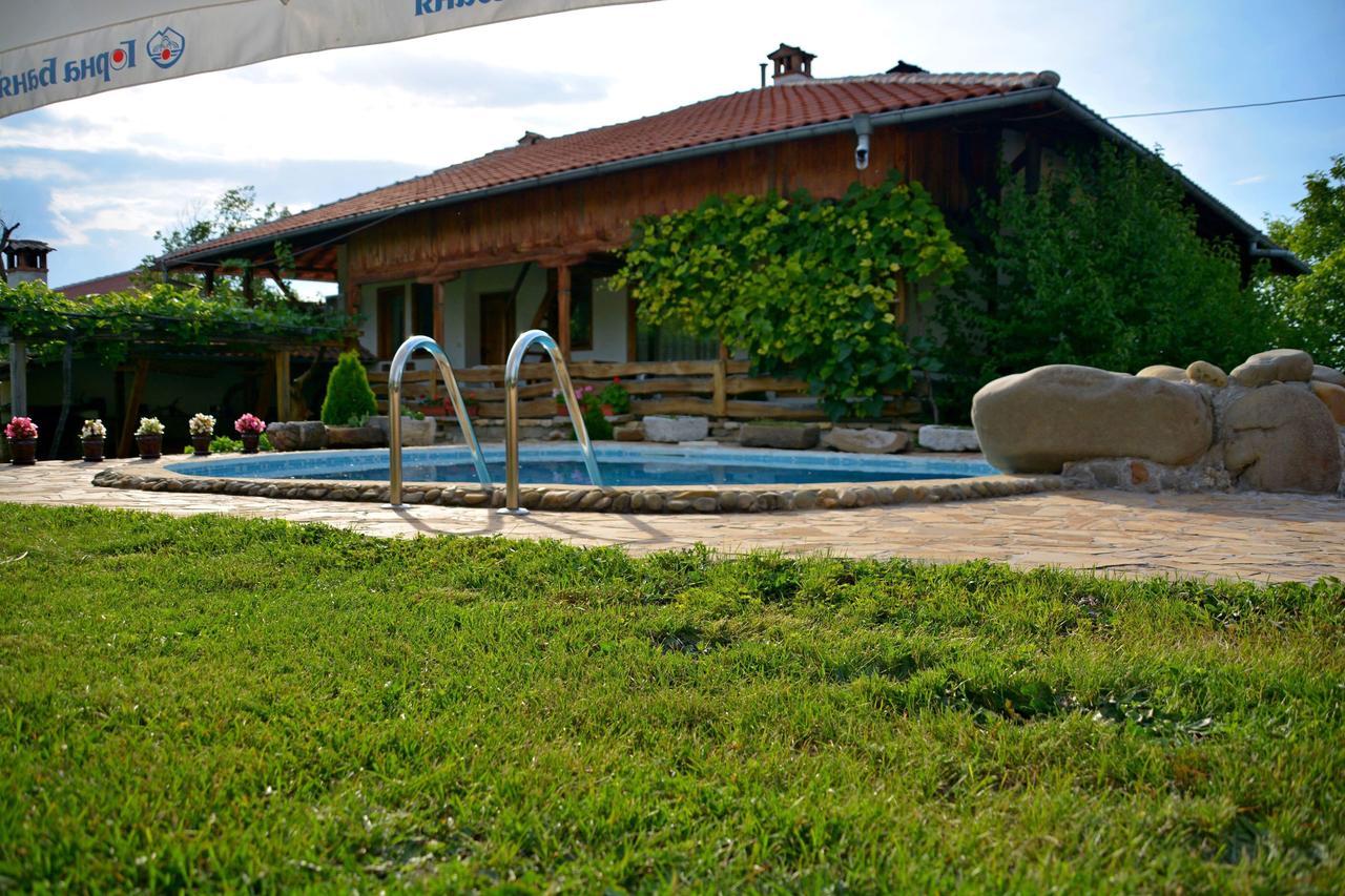 Hotel Pri Chakara Arbanasi Exterior foto